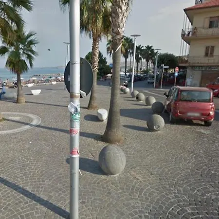 Casa Vacanze Lungomare 30 Mt Dal Mare Hébergement de vacances *