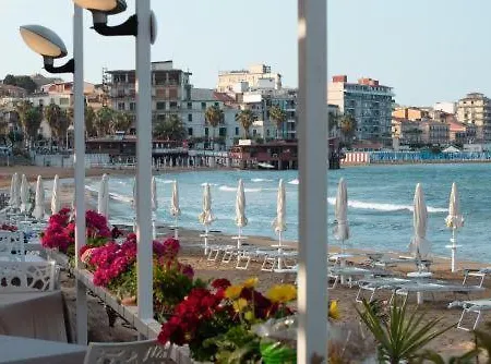 Casa Vacanze Lungomare 30 Mt Dal Mare * Crotone