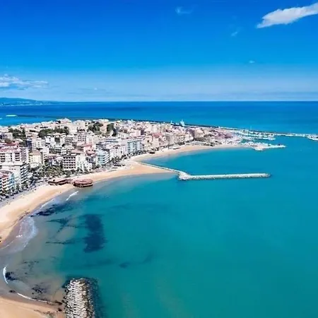 Holiday home Casa Vacanze Lungomare 30 Mt Dal Mare Crotone
